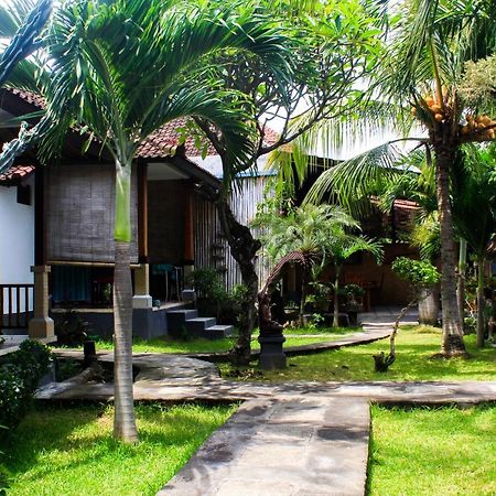 Coconut Beach Bungalows & Warung Amed Eksteriør bilde