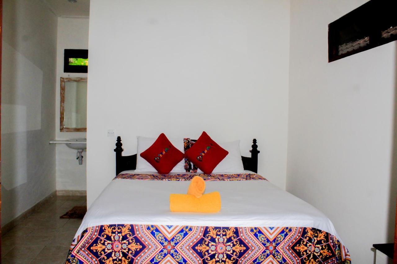 Coconut Beach Bungalows & Warung Amed Eksteriør bilde